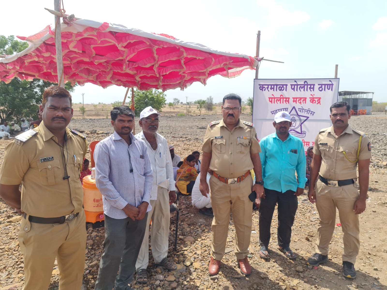 Social Commitment of Karmala Police Purified water supplied to workers
