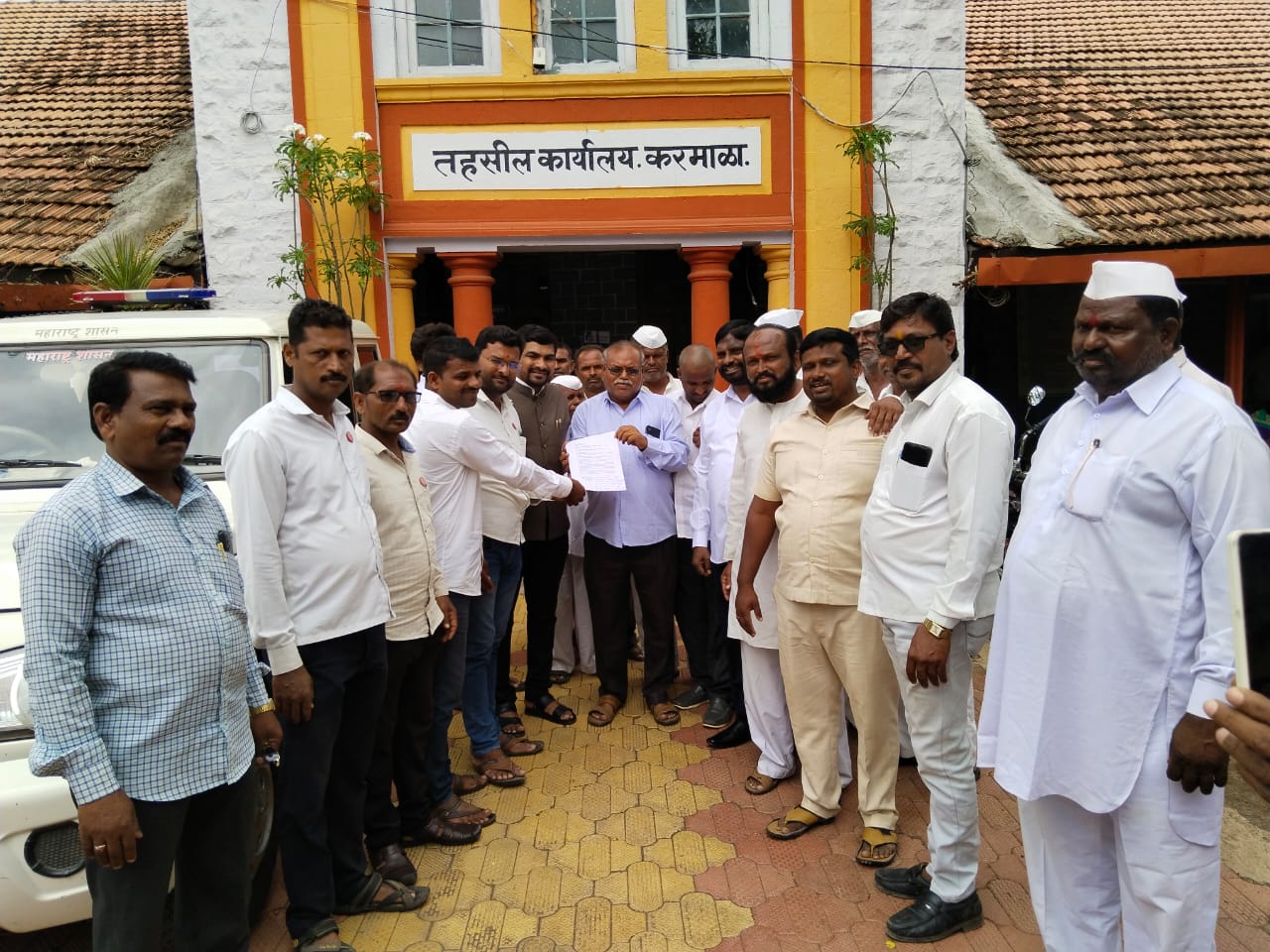 If the sugar factory in Karmala taluka does not pay the outstanding bills within eight days warning of agitation