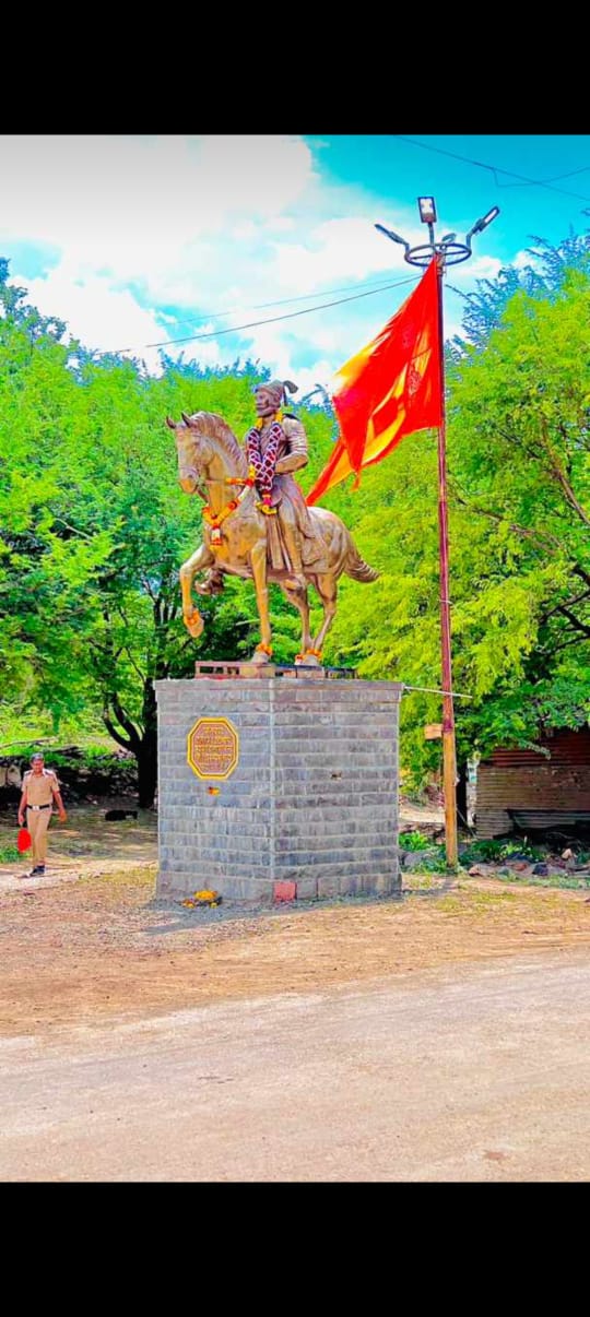 The villagers will cooperate in regularizing the statue of Shri Chhatrapati Shivaji Maharaj at Shetphal but if the statue is removed there will be an outcry