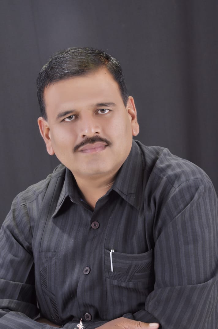 Surtal Sangeet Vidyalaya announced Surtal Sangeet Rasik award to Shrenik Khater