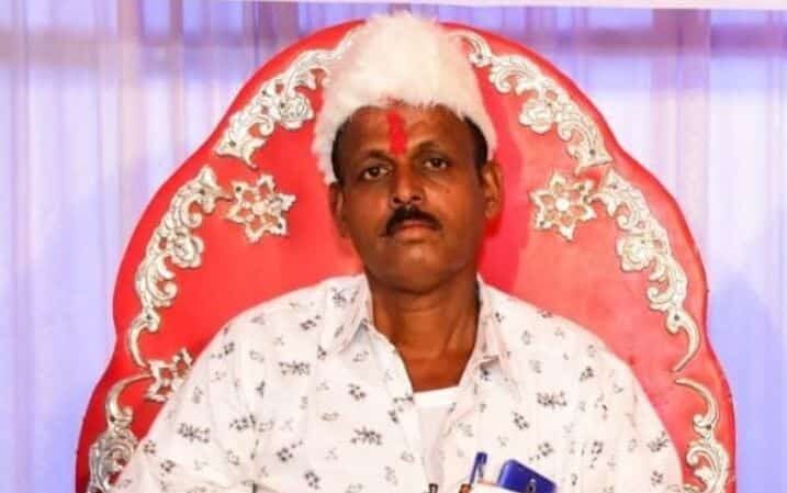Balasaheb Kale a progressive farmer from Kamone was awarded the Udyanpandit award by the government
