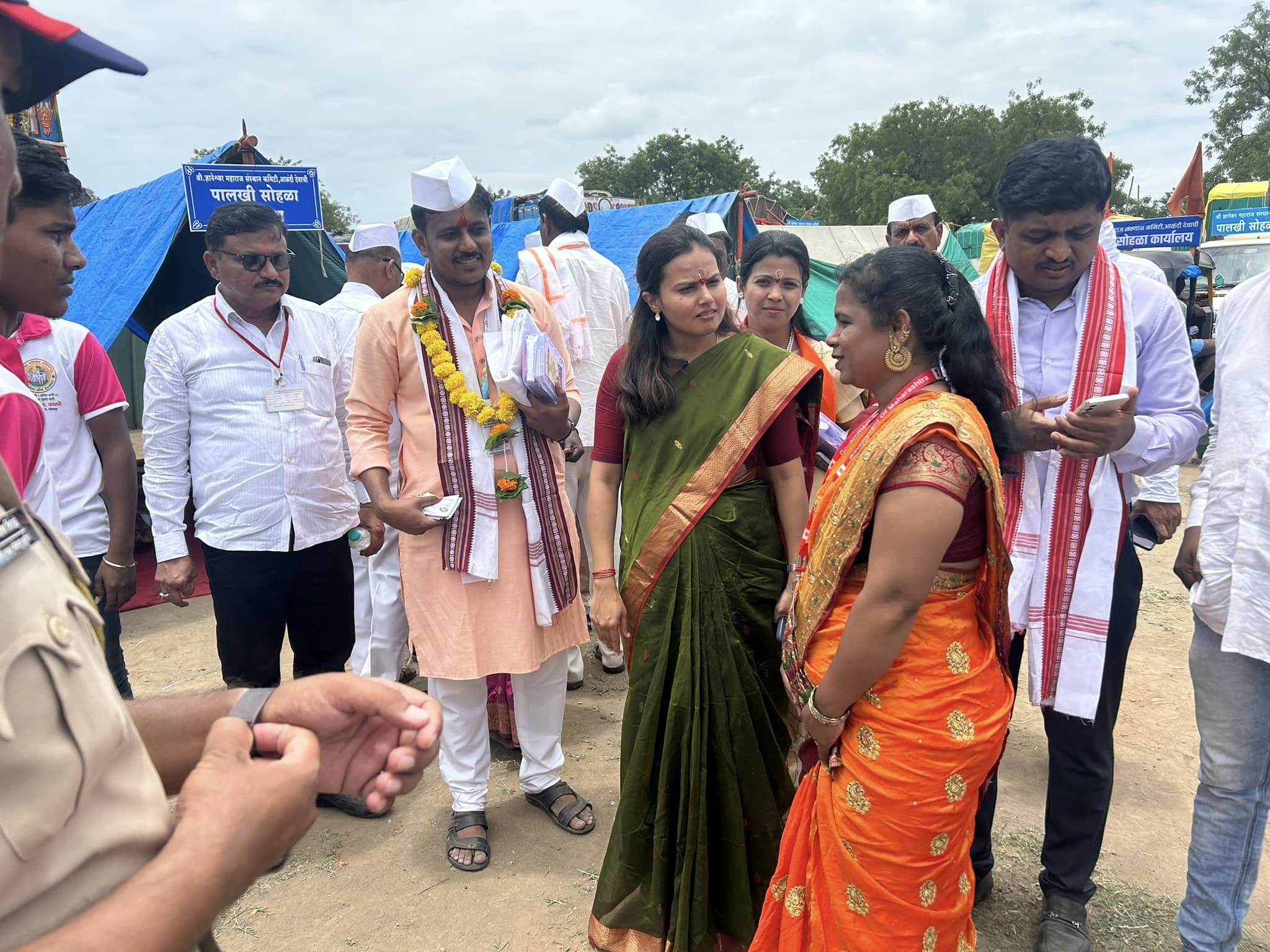 At Mauli palkhi ceremony CEO Manisha Awhale was stunned by the bhajan