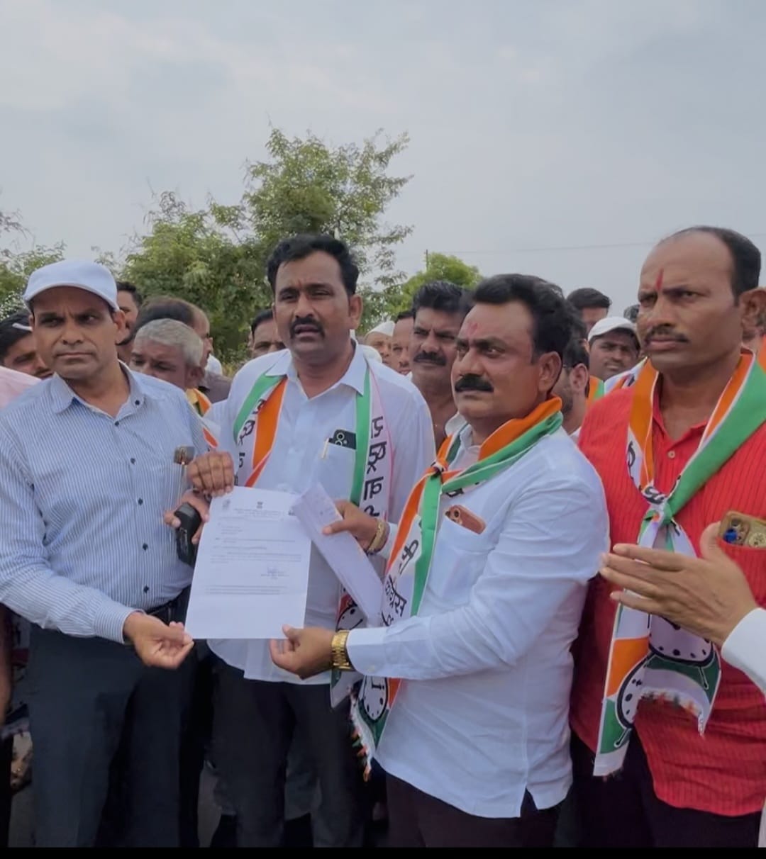 दहिगावच्या बंदनलिकेचे ‘दादा’ गटाकडून समर्थन! काम सुरु झाले नाही तर ५ जूनला शिंदे समर्थकांचा विधानभवनावर घंटानाद