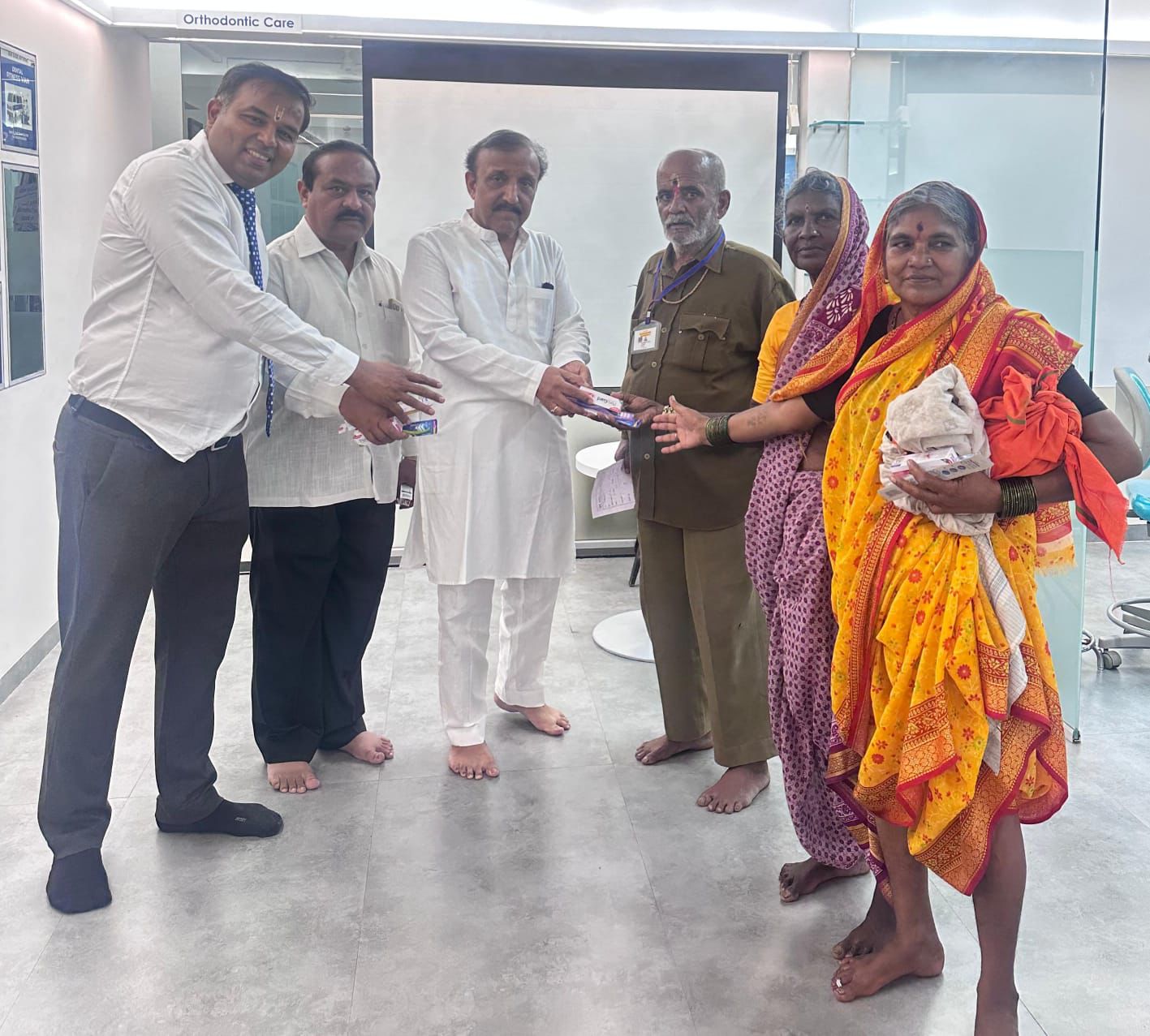 वारकऱ्यांची दंत तपासणी : दात हे शरीराचे प्रवेशद्वार! मानवी आरोग्यात दातांचे स्थान महत्वाचे