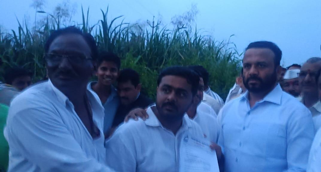 तरटगाव बंधाऱ्याचे बॅरेजमध्ये रूपांतर करा; पालकमंत्र्यांना जाधव पाटील यांचे निवेदन