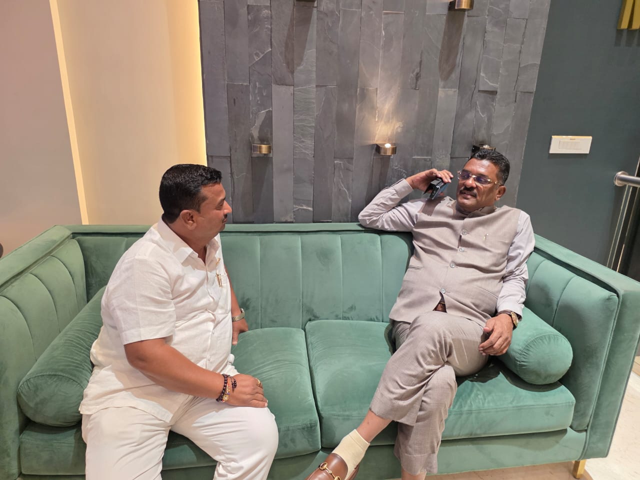 आचारसंहिता लागण्यापूर्वी करमाळा बसस्थानक नूतनीकरणाचे भूमिपूजन करा