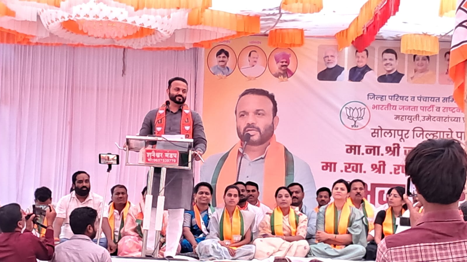 विरोधकांना डिवचलं! ‘तुम्ही फक्त विकासासाठी कामाचे नाव सांगायचे, ग्रामविकास मंत्री म्हणून मी ते पूर्ण करणार’ : पालकमंत्री गोरे यांचे वीट येथे अश्वासन